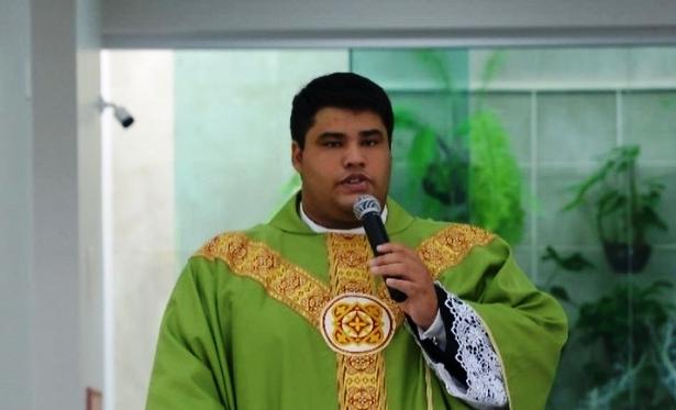 PÁROCO DE LAGAMAR É VÍTIMA DE ACIDENTE APÓS CELEBRAR MISSA EM SÃO BRÁS DE MINAS