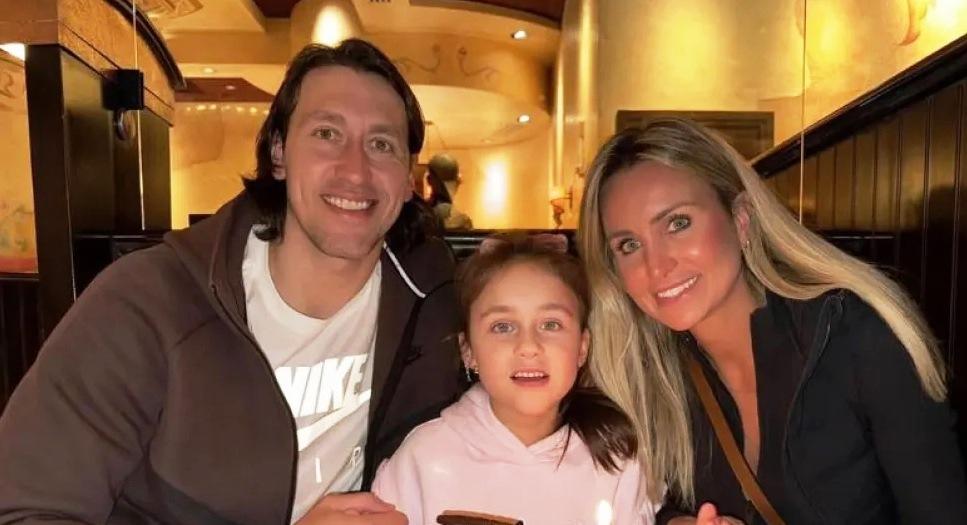 GOLEIRO DO CRUZEIRO DESABAFA POR SITUAÇÃO ENVOLVENDO MATRÍCULA ESCOLAR DA FILHA AUTISTA