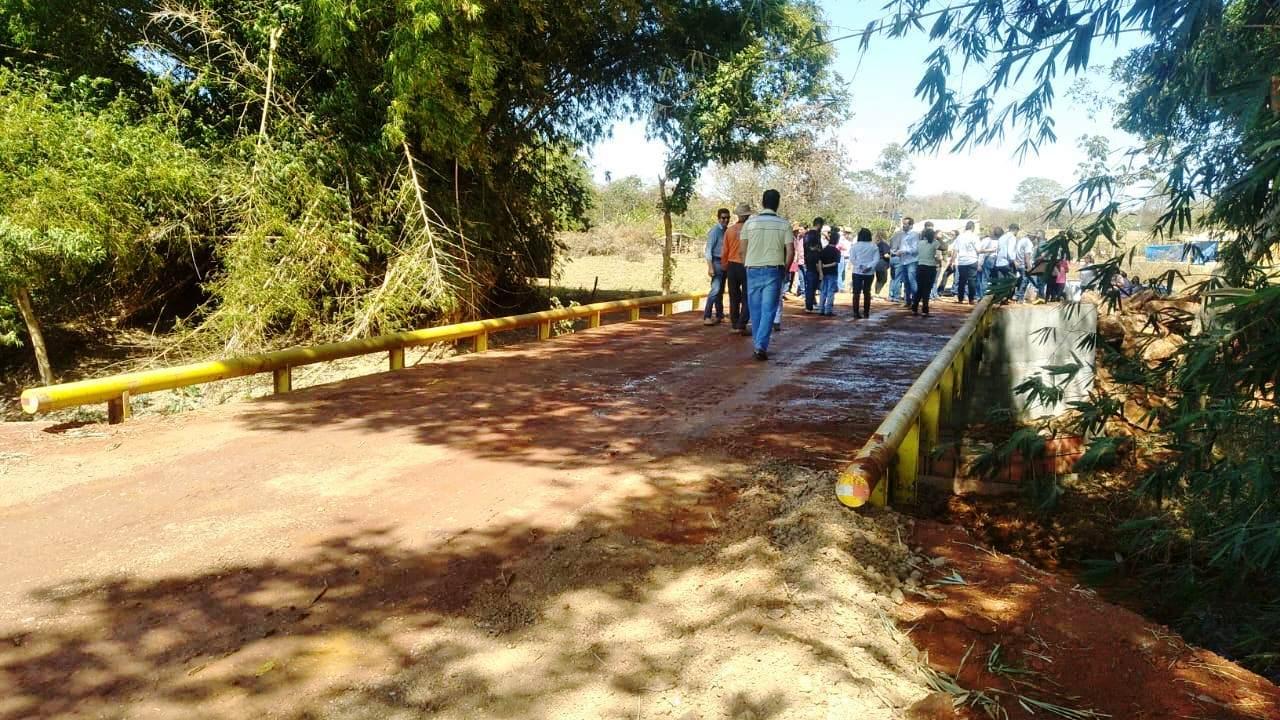 NOVA PONTE NO MEIO RURAL É INAUGURADA COM CONFRATERNIZAÇÃO EM VAZANTE