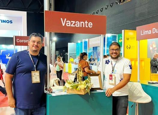 VAZANTE PARTICIPA DE FEIRA PARA FOMENTAR O TURISMO RELIGIOSO NO MUNICÍPIO