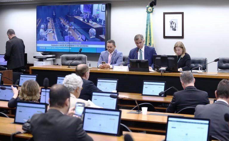 CONSELHO DE ÉTICA DA CÂMARA ANALISARÁ PROCESSOS CONTRA 11 DEPUTADOS