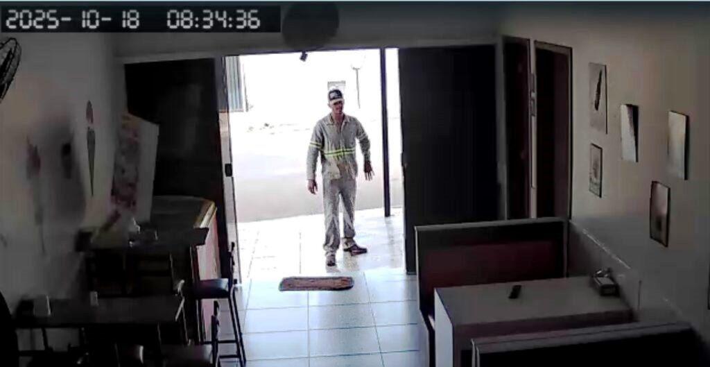 DONA DE SORVETERIA EM VAZANTE SE RECUSA A ENTREGAR DINHEIRO A  ASSALTANTE