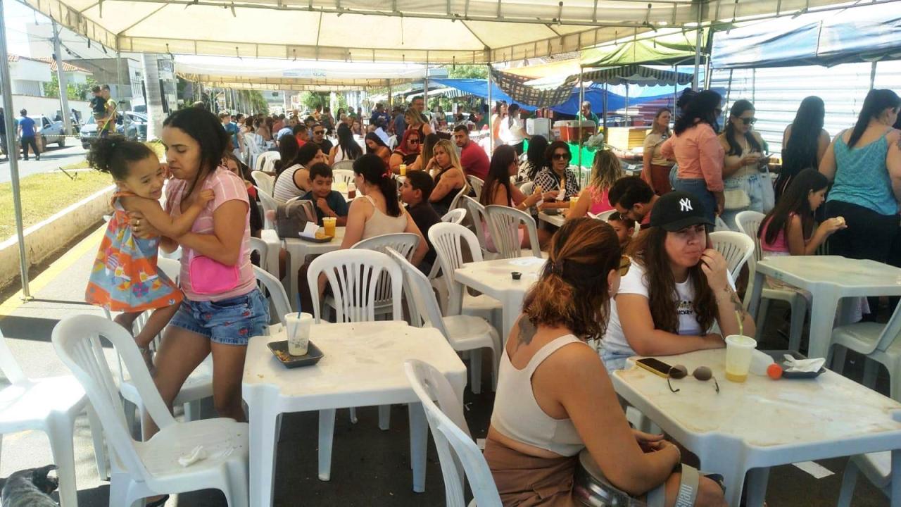 EVENTO DO CENTRO CULTURAL CELEBRA DIA DO TURISMO COM FEIRA LIVRE EM VAZANTE