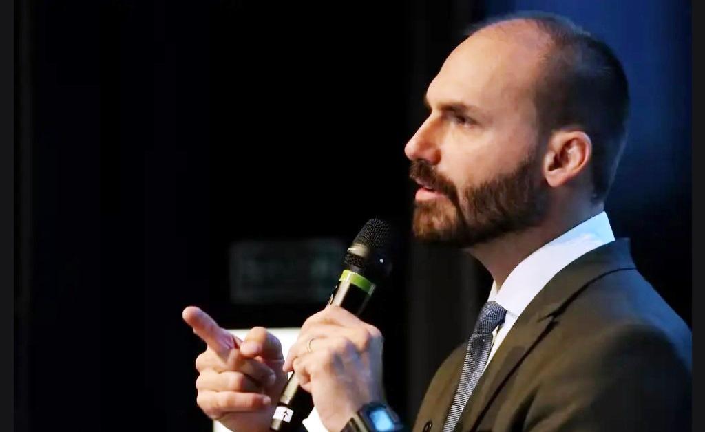 PL VAI USAR BRECHA LEGAL PARA TENTAR SALVAR MANDATO DE EDUARDO BOLSONARO