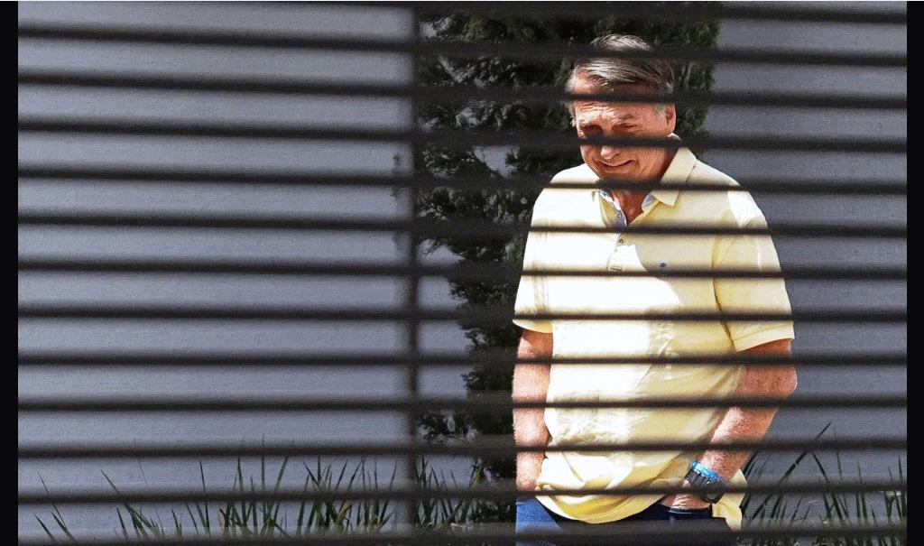 JAIR BOLSONARO É PRESO PELA POLÍCIA FEDERAL EM BRASÍLIA