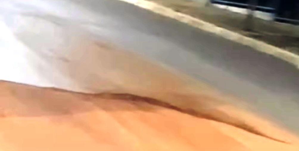 RACHADURAS EM RUA VOLTAM A PREOCUPAR MORADORES DO BAIRRO INDEPENDÊNCIA EM VAZANTE