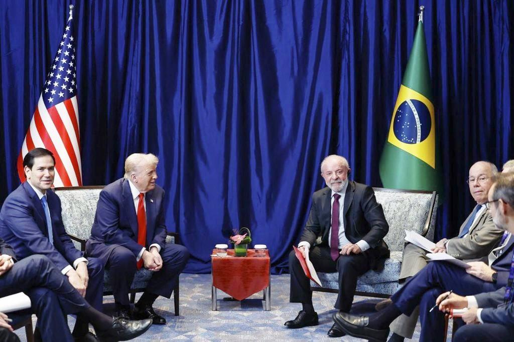 TRUMP ZERA TARIFAS DE 40% SOBRE IMPORTAÇÕES DE PRODUTOS BRASILEIROS