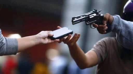 VAZANTE: MORADORES SÃO ASSALTADOS EM CASA NO DISTRITO DE CLARO DE MINAS