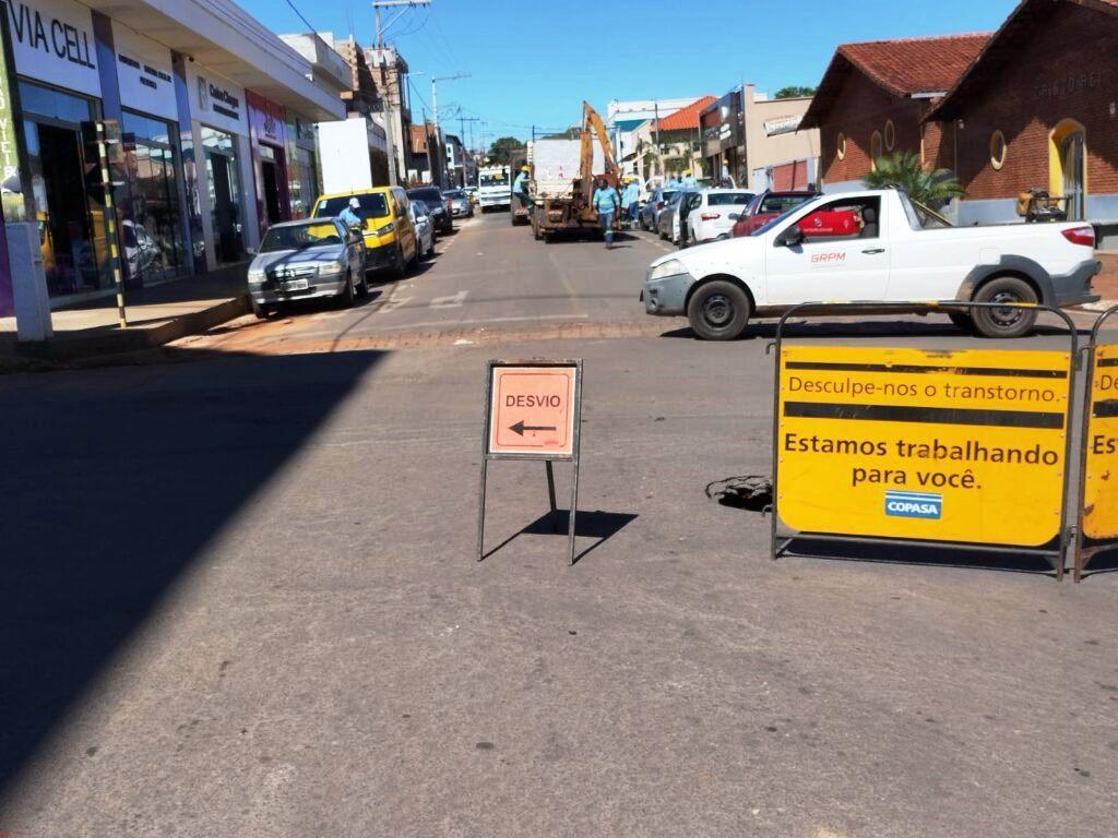 VAZANTE REGISTRA NOVO CASO DE ABATIMENTO DE SOLO EM VIA PÚBLICA