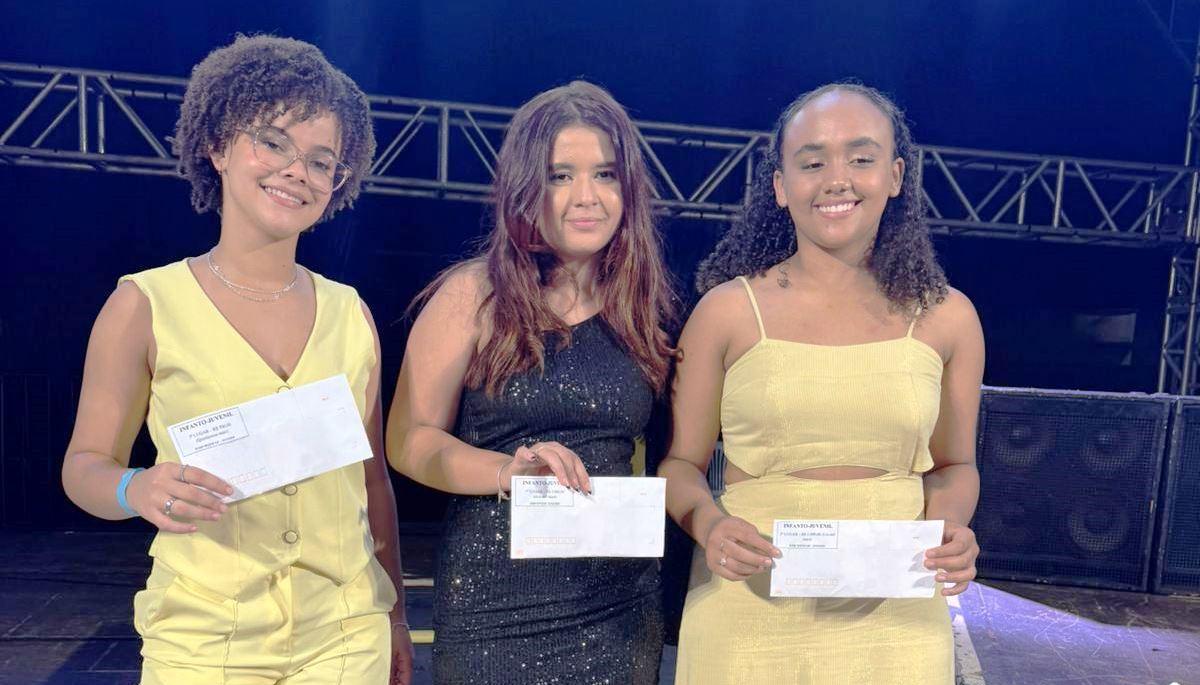 MENINAS DOMINAM PRIMEIRA ETAPA DO FESTIVAL DE MÚSICA DE VAZANTE