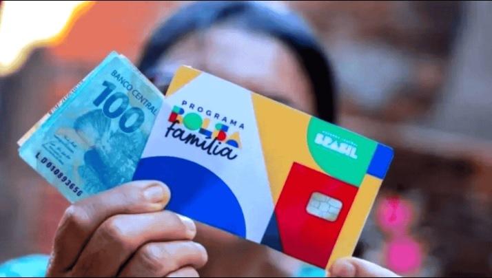 É FALSO QUE BENEFICIÁRIOS DO BOLSA FAMÍLIA SERÃO IMPEDIDOS DE SACAR EM DINHEIRO