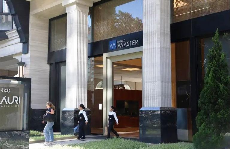 FUNDOS PREVIDENCIÁRIOS DE ESTADOS E MUNICÍPIOS APORTARAM QUASE R$ 2 BILHÕES NO BANCO MASTER