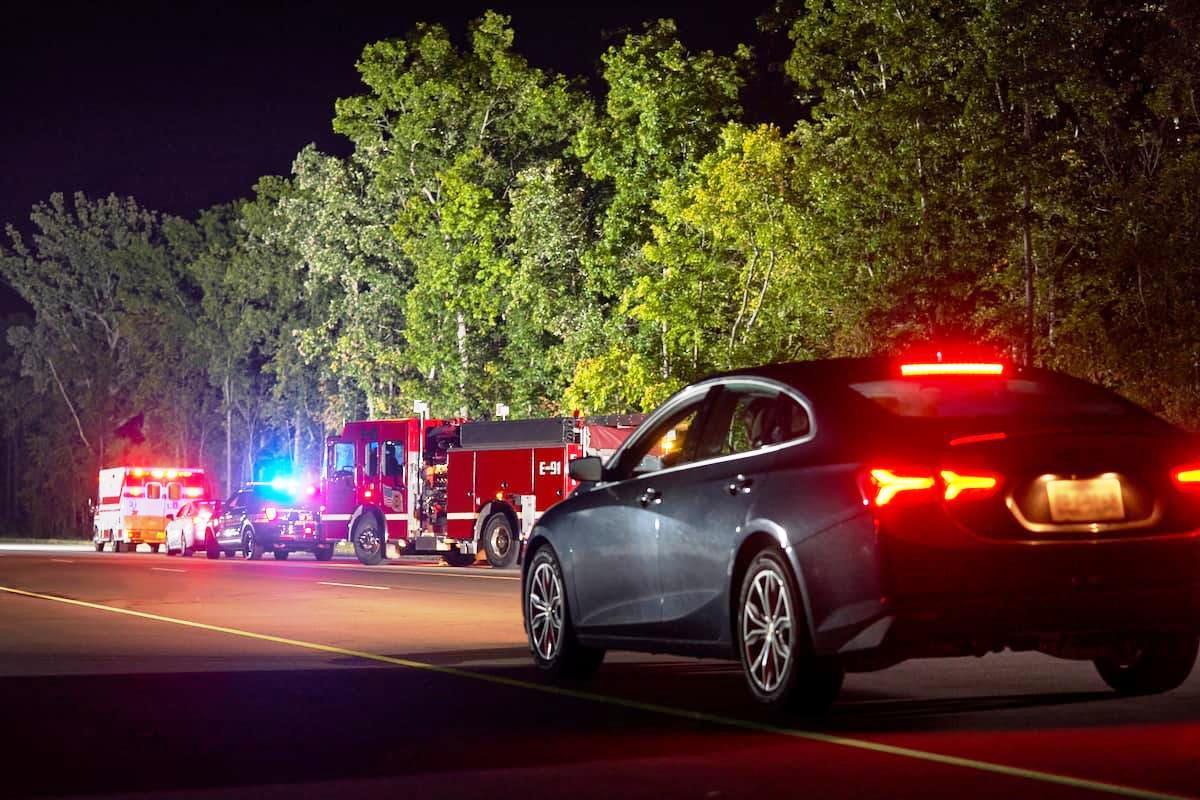 NOVA LEI PODE PUNIR MOTORISTAS CURIOSOS QUE ATRAPALHAM OCORRÊNCIAS DE TRÂNSITO