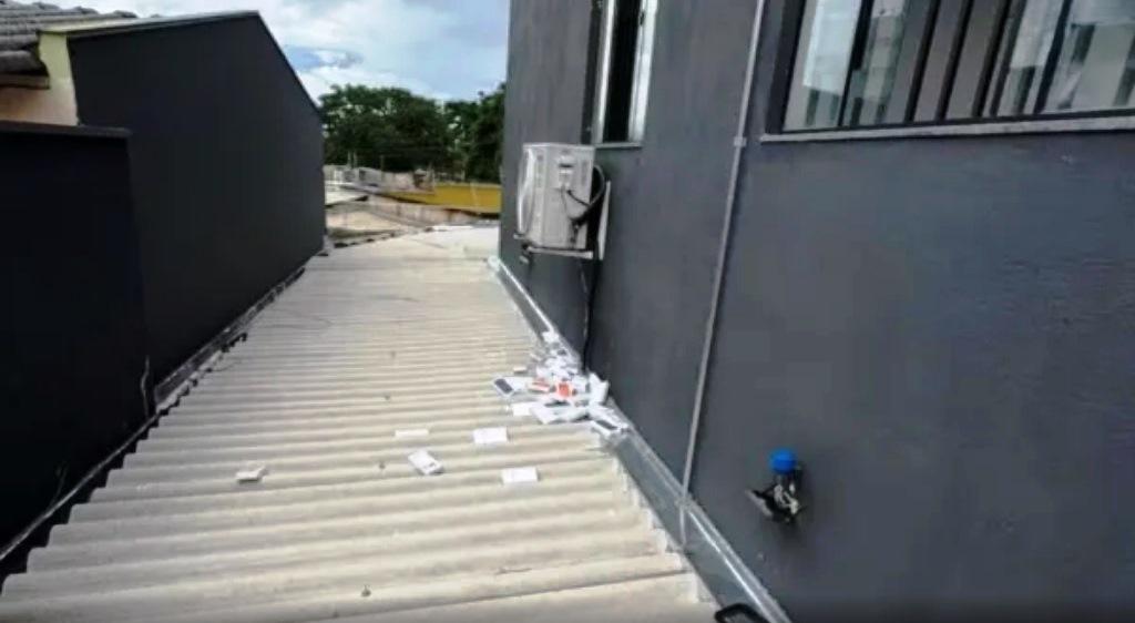 EMPRESÁRIOS ARREMESSAM IPHONES PELA JANELA PARA EVITAR APREENSÃO PELA PF EM UBERLÂNDIA