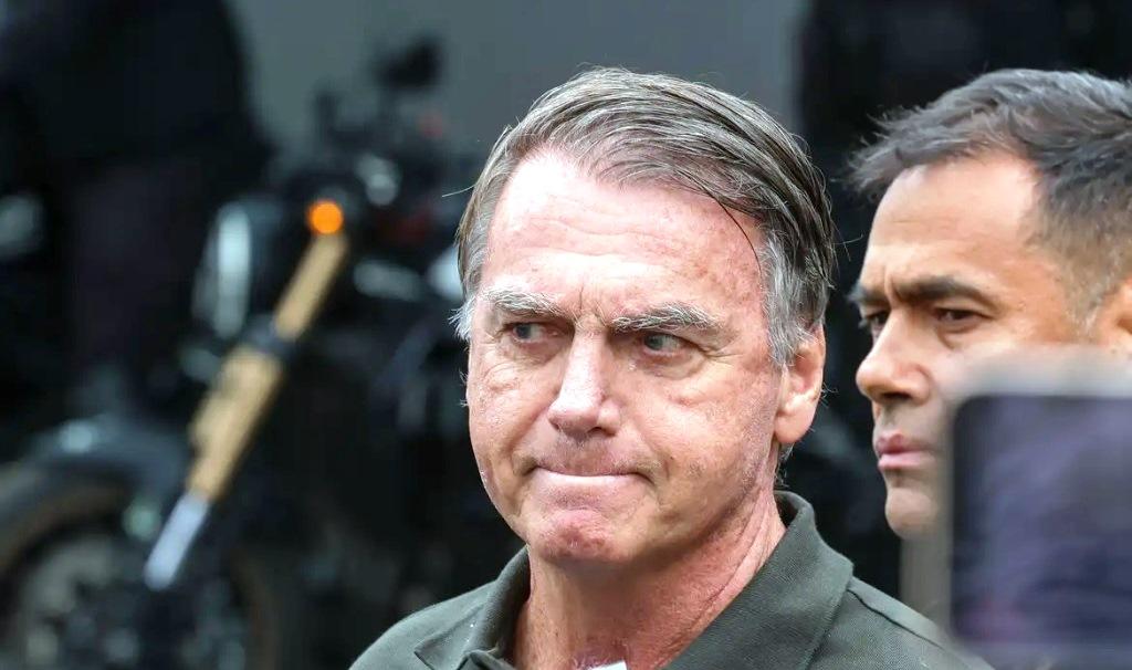 JUSTIÇA MILITAR DÁ PRAZO PARA BOLSONARO SE DEFENDER SOBRE PERDA DE PATENTE