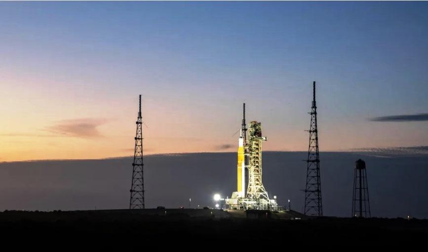 NASA ADIA NOVA MISSÃO TRIBULADA DE SOBREVOO À LUA APÓS LANÇAMENTO SIMULADO