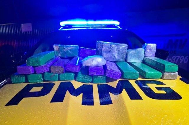 POLÍCIA RODOVIÁRIA PRENDE CASAL QUE TRANSPORTAVA CARGA DE DROGAS PARA VAZANTE