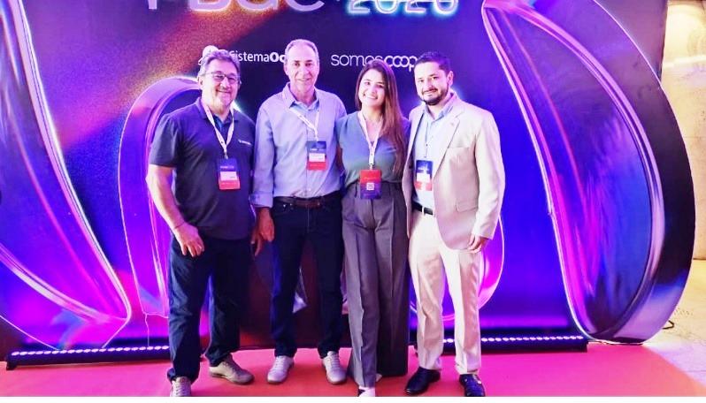 PRESIDENTE DO SICOOB CREDIVAZ DESTACA PARTICIPAÇÃO DA COOPERATIVA EM SEMINÁRIO DA OCEMG