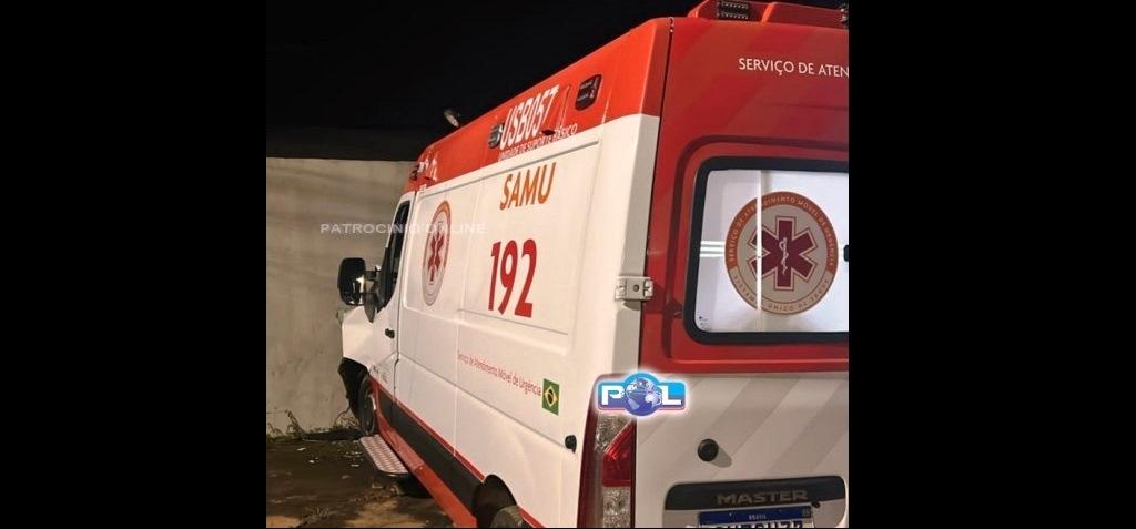 JOVEM É PRESO APÓS FURTAR AMBULÂNCIA DO SAMU E BATER VEÍCULO CONTRA MURO EM COROMANDEL