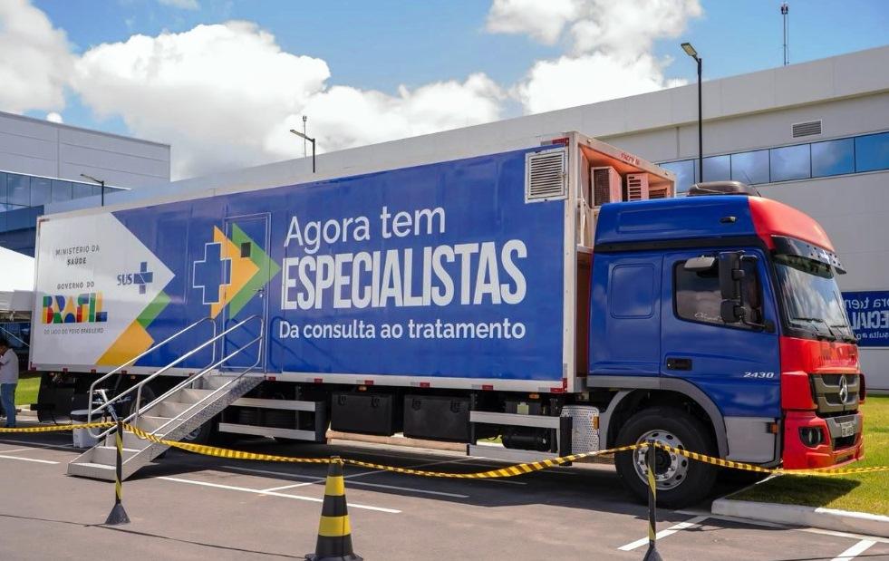 CARRETAS DO PROGRAMA ‘AGORA TEM ESPECIALISTAS’ ATINGEM A MARCA DE 1.700 MUNICÍPIOS ATENDIDOS NO PAÍS