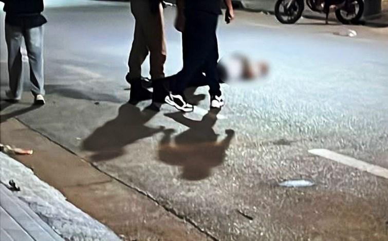 DOIS JOVENS SÃO MORTOS A TIROS EM PRAÇA NO CENTRO DE PATOS DE MINAS