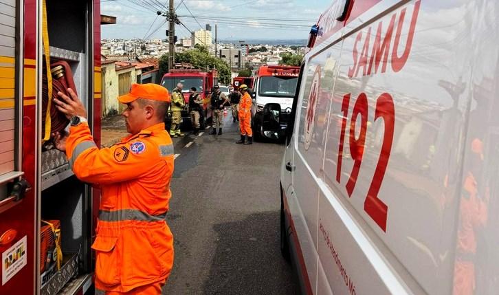 HOMEM EM SURTO PSICÓTICO PROVOCA VAZAMENTO DE GÁS E AMEAÇA INCENDIAR CASA DA MÃE