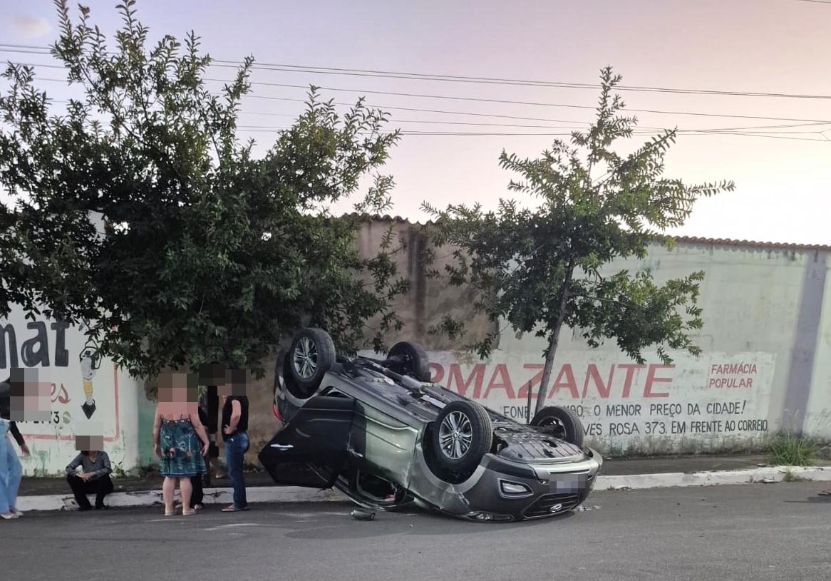 DESRESPEITO A PARADA OBRIGATÓRIA CAUSA ACIDENTE COM CAPOTAMENTO EM VAZANTE