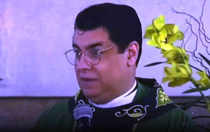 PADRE ACONSELHA NOIVA A DESISTIR DO CASAMENTO APÓS NOIVO IMPOR LISTA COM 13 EXIGÊNCIAS EM MINAS
