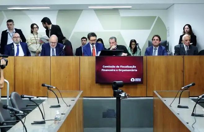 PROJETO DE LEI ESTABELECE LIMITE PARA CACHÊS ARTÍSTICOS COM RECURSOS PÚBLICOS EM MINAS
