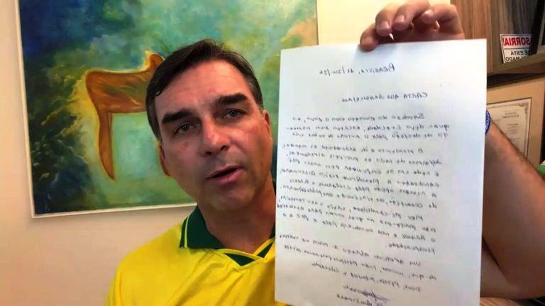 MINISTRO DO STF SUSPENDE VISITAS DE FLÁVIO A JAIR BOLSONARO POR 90 DIAS