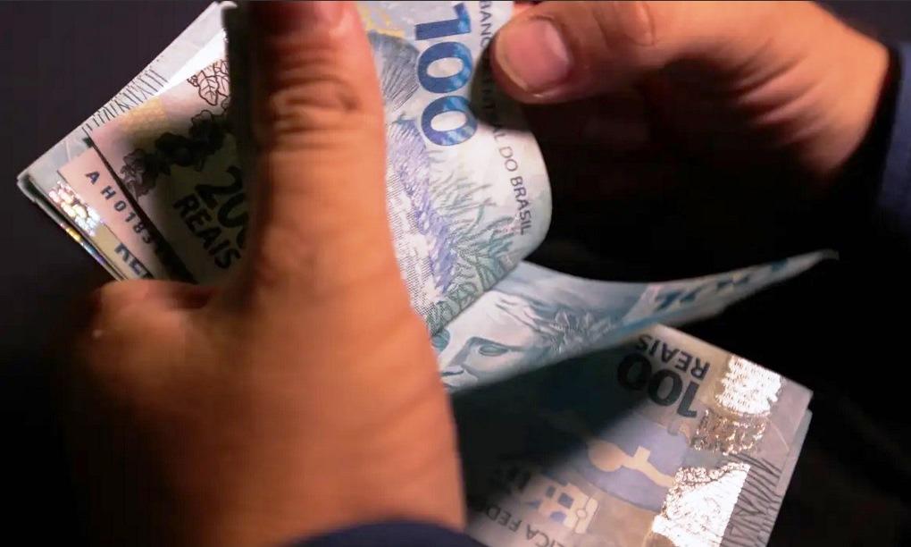 PROJETO DE LEI ORÇAMENTÁRIA PREVÊ SALÁRIO MÍNIMO DE R$ 1.741 PARA 2027