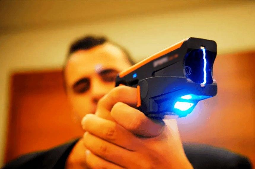 HOMEM COM SINAIS DE EMBRIAGUEZ É PRESO EM VAZANTE APÓS AMEAÇAR VÍTIMA EM HOTEL 