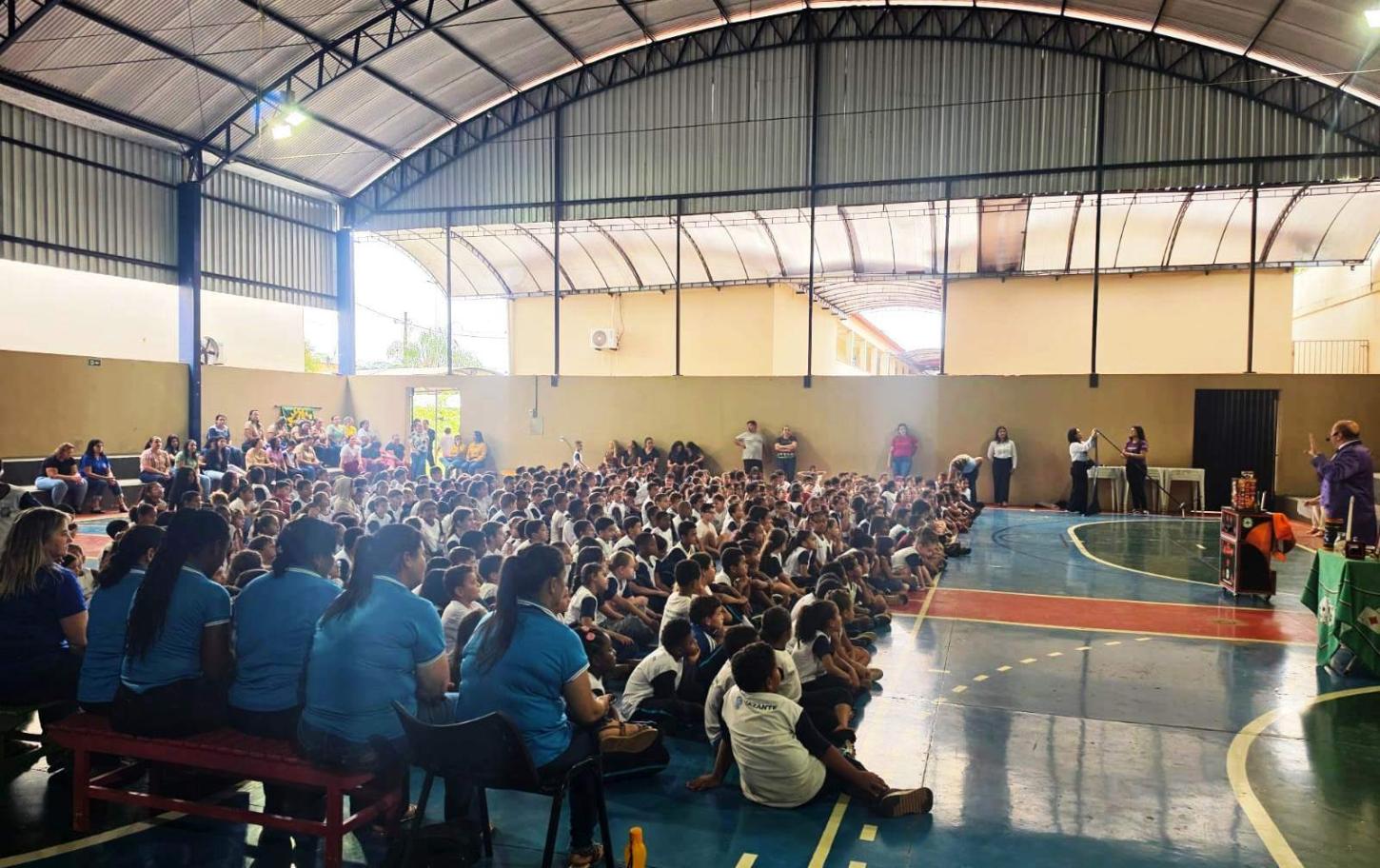 ESCOLAS MUNICIPAIS DE VAZANTE COMEMORAM A ‘SEMANA DA CRIANÇA’ COM ATIVIDADES RECREATIVAS