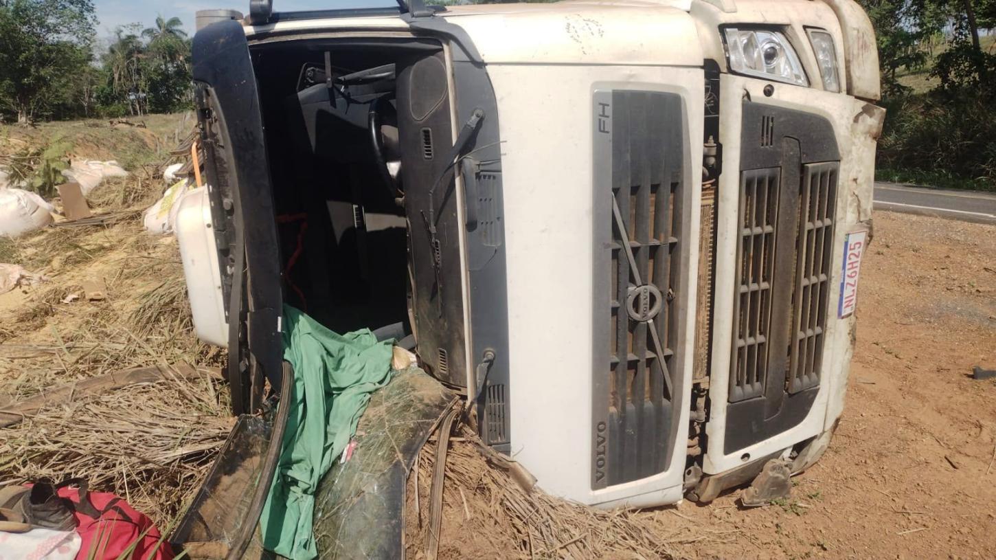 MOTORISTA MORRE EM TOMBAMENTO DE CARRETA NA MG-188 PRÓXIMO AO CHAPADÃO DO PAU TERRA 