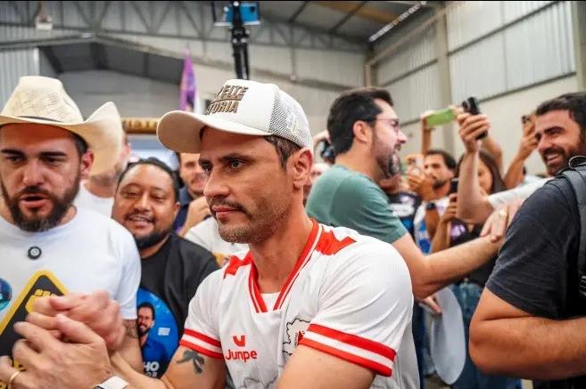 SENADOR CLEITINHO AZEVEDO OBTEVE QUASE 74% DOS VOTOS VÁLIDOS EM VAZANTE