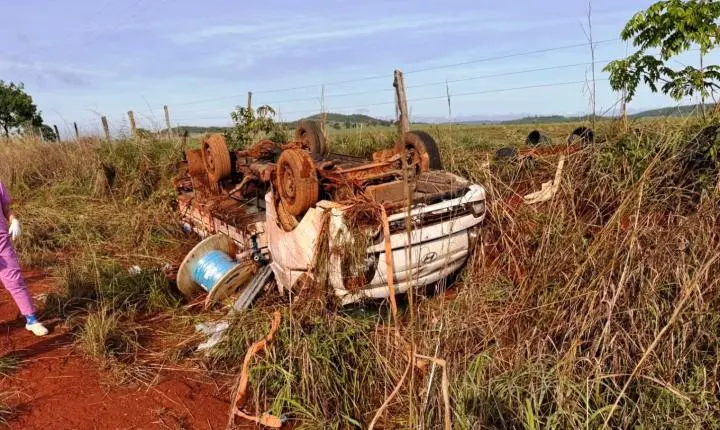 CAPOTAMENTO DEIXA HOMEM MORTO NA MG-188 NO MUNICÍPIO DE GUARDA-MOR