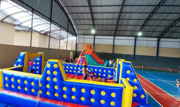 ESCOLAS MUNICIPAIS DE VAZANTE COMEMORAM A ‘SEMANA DA CRIANÇA’ COM ATIVIDADES RECREATIVAS