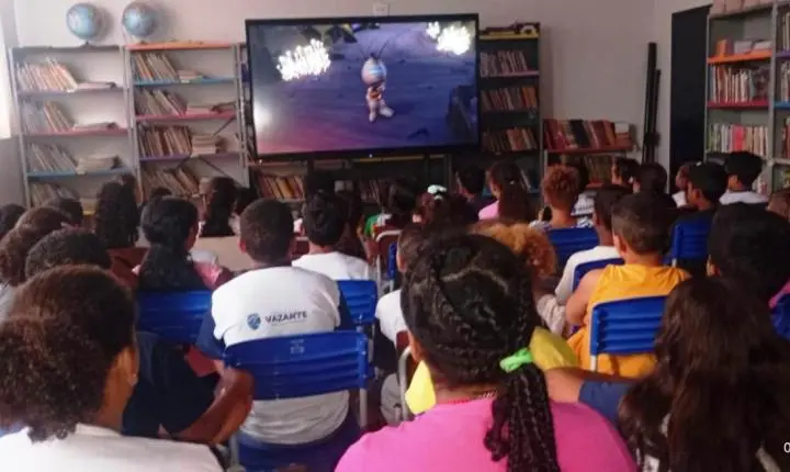 ESCOLAS MUNICIPAIS DE VAZANTE COMEMORAM A ‘SEMANA DA CRIANÇA’ COM ATIVIDADES RECREATIVAS