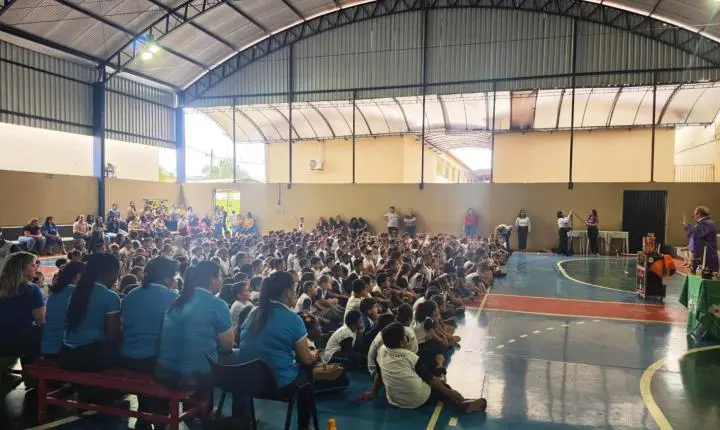 ESCOLAS MUNICIPAIS DE VAZANTE COMEMORAM A ‘SEMANA DA CRIANÇA’ COM ATIVIDADES RECREATIVAS