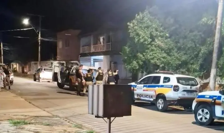 HOMEM ATIRA CONTRA A ESPOSA, TROCA TIROS COM A POLÍCIA E TENTA SUICÍDIO EM PATOS DE MINAS