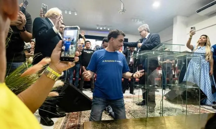 LIDERANÇA CATÓLICA TEME QUE FLÁVIO BOLSONARO RETIRE DE NOSSA SENHORA APARECIDA O TÍTULO DE PADROEIRA DO BRASIL
