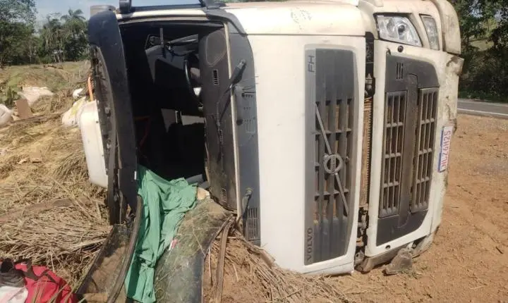 MOTORISTA MORRE EM TOMBAMENTO DE CARRETA NA MG-188 PRÓXIMO AO CHAPADÃO DO PAU TERRA 